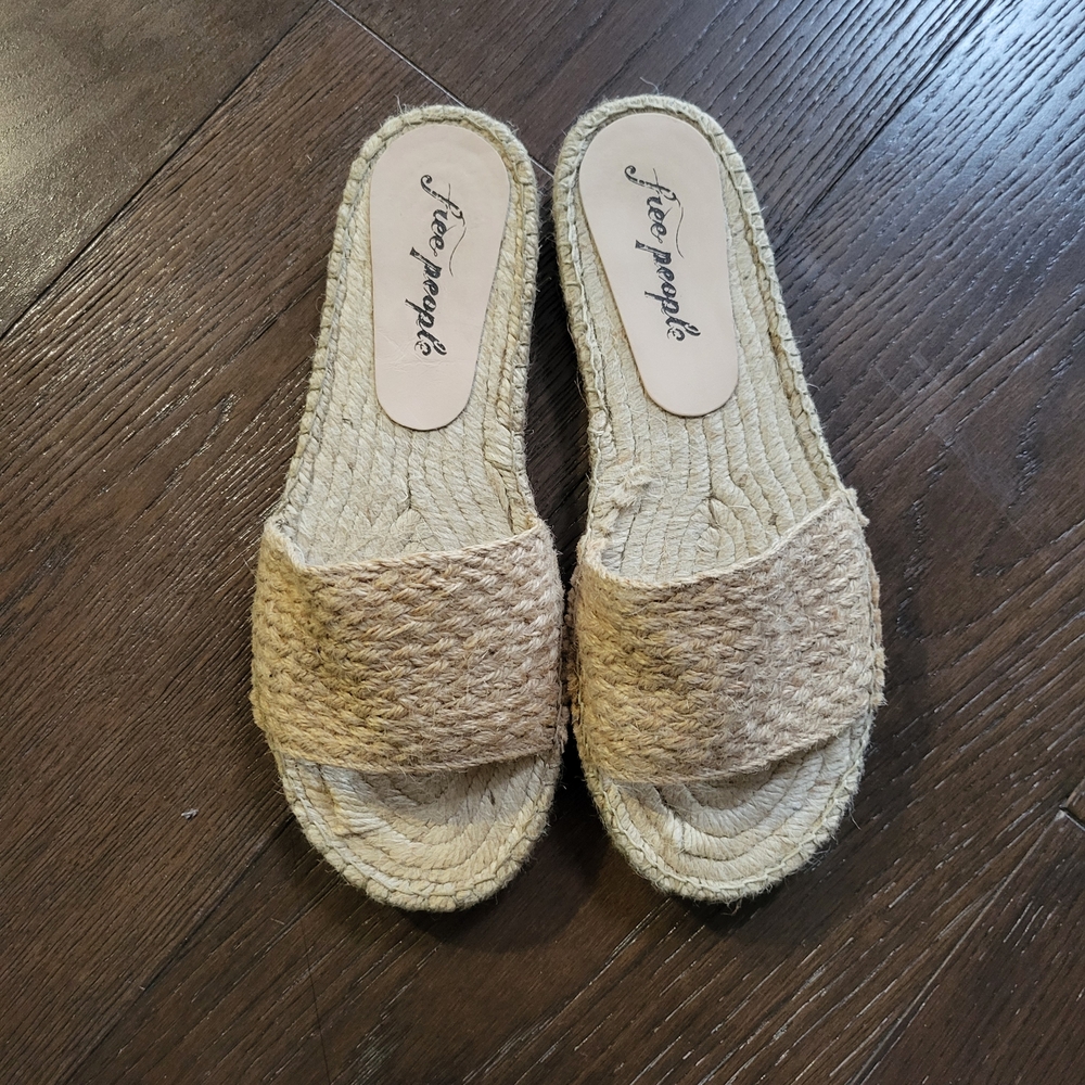 Free People Women's Tan Woven Slide Sandals Spain *New Without Box*